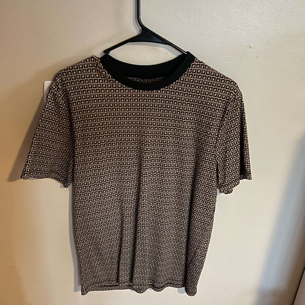 River Island Tee Shirt size M. lightly used. Perfect condition.